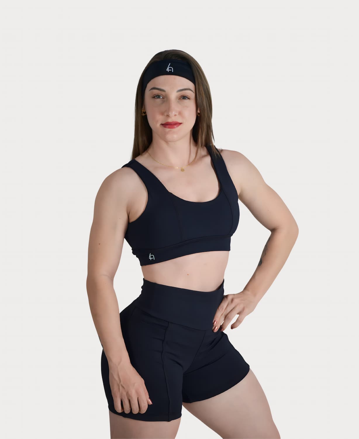 Conjunto LezAnis top e shorts preto — look completo activewear feminino