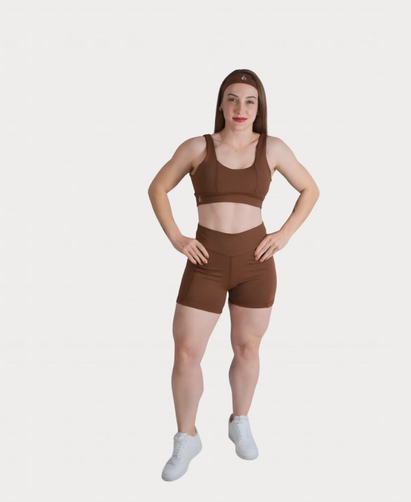 Short fitness feminino marrom Shape LezAnis visto de frente